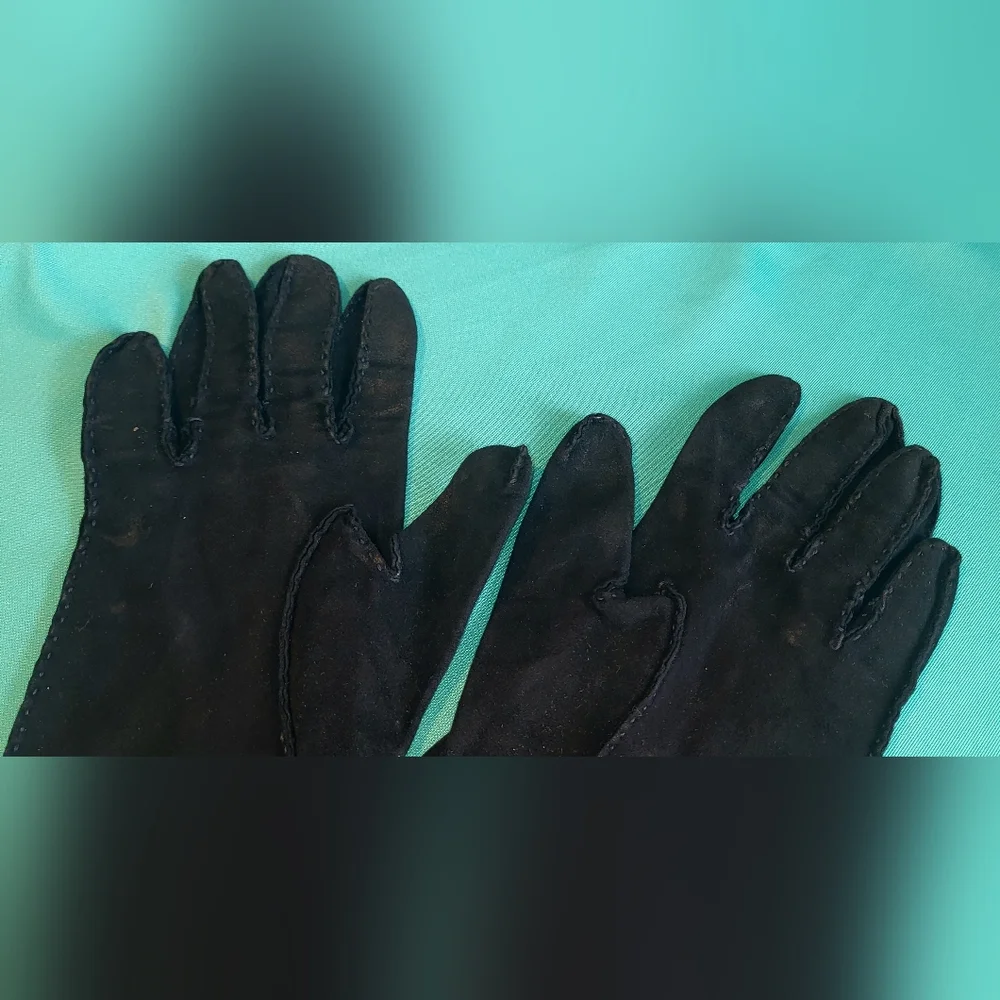 Elegant Black Gloves Vintage, Size 6.5 Women's Fashion Accessory, Soft